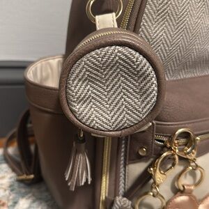 Itzy Ritzy Vanilla Latte Accessories